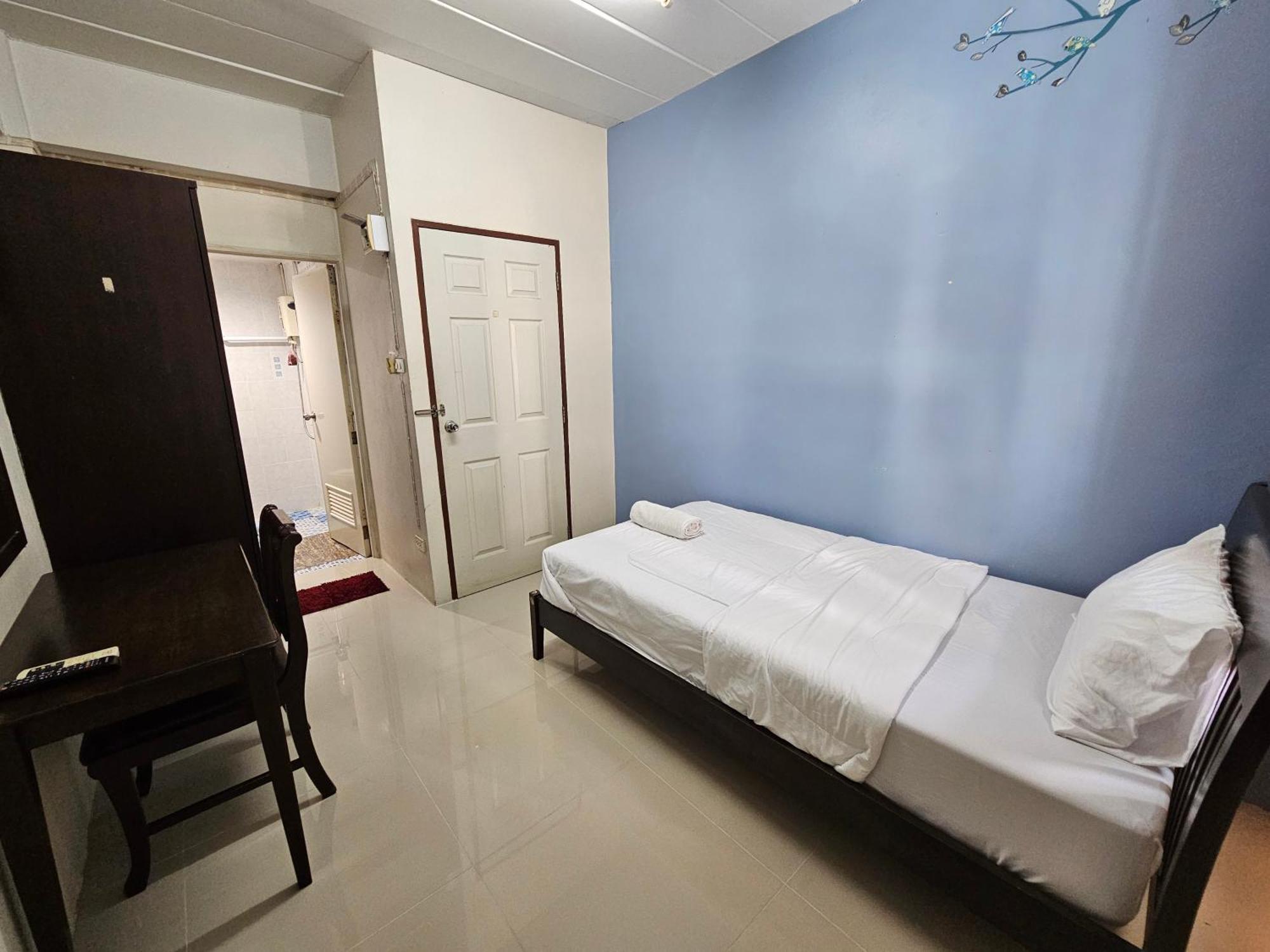 Si Fah At Bangsaen Hotel Ban Rong Khoei ภายนอก รูปภาพ