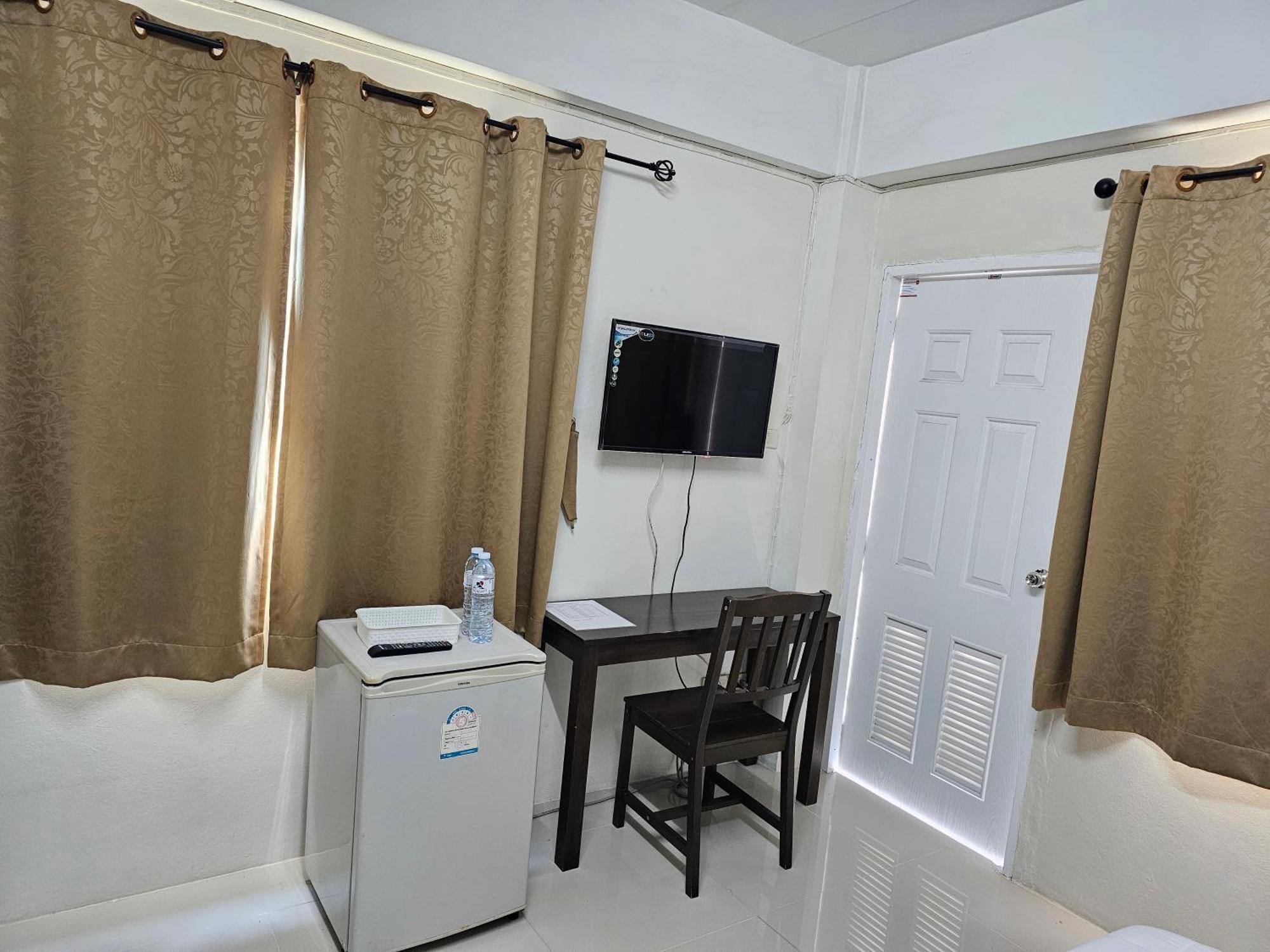 Si Fah At Bangsaen Hotel Ban Rong Khoei ภายนอก รูปภาพ