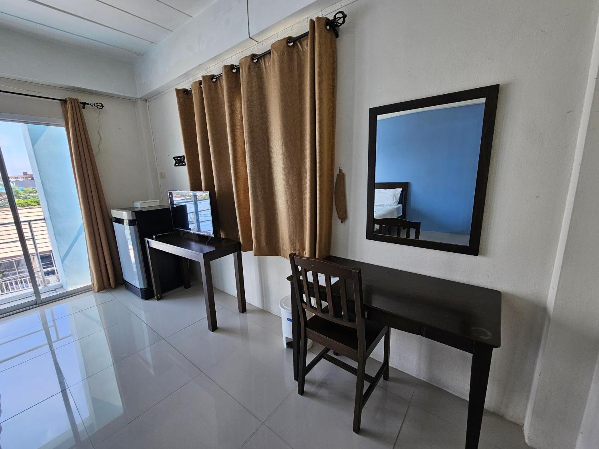 Si Fah At Bangsaen Hotel Ban Rong Khoei ภายนอก รูปภาพ