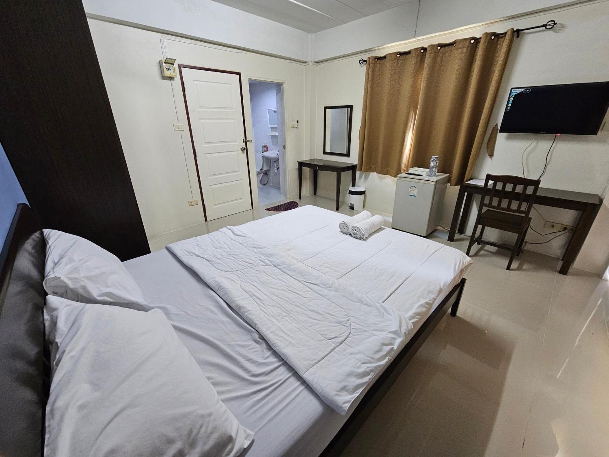 Si Fah At Bangsaen Hotel Ban Rong Khoei ภายนอก รูปภาพ